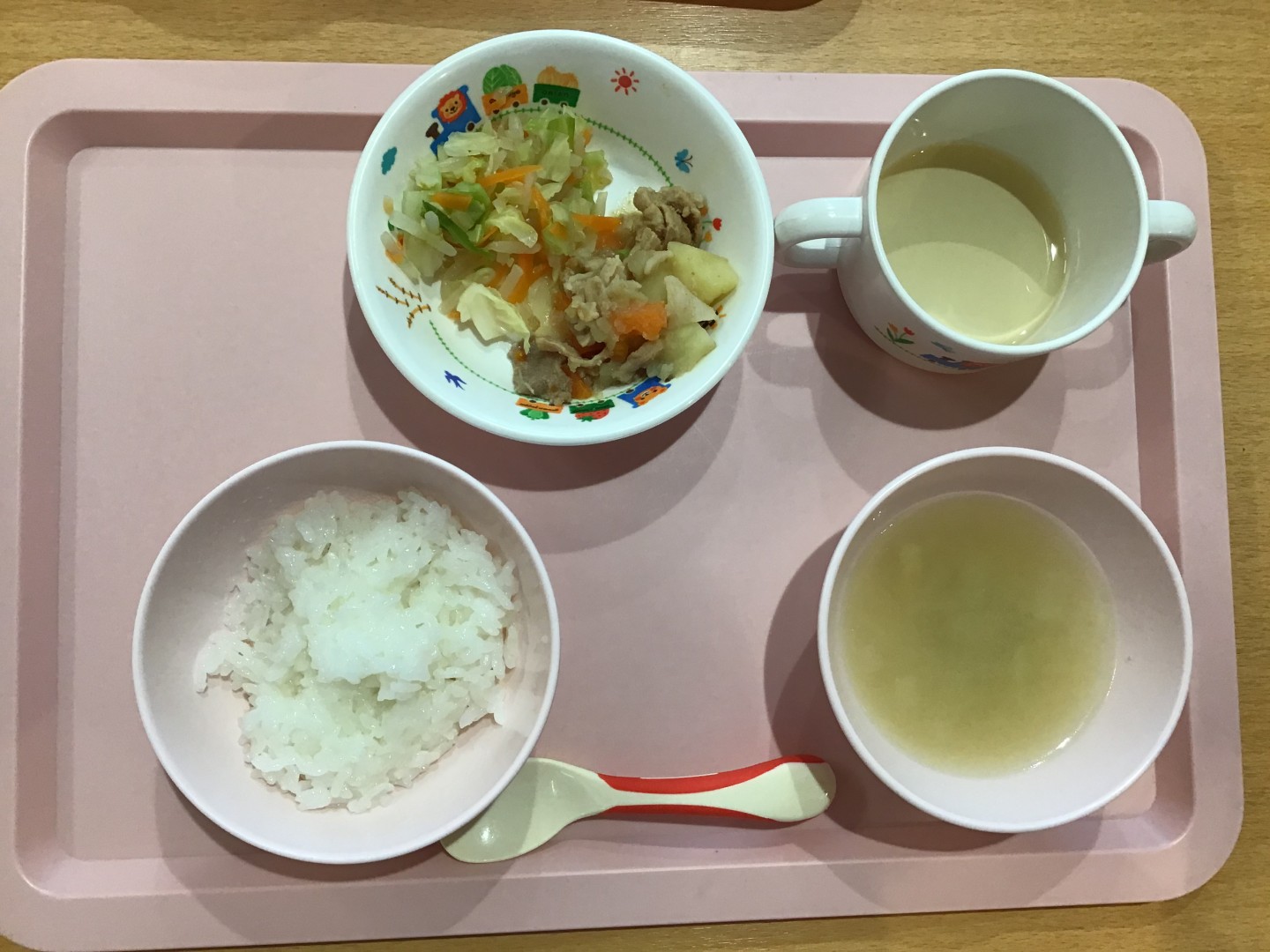 ごはん、豚じゃが、キャベツのあえもの、大根とあげのみそ汁