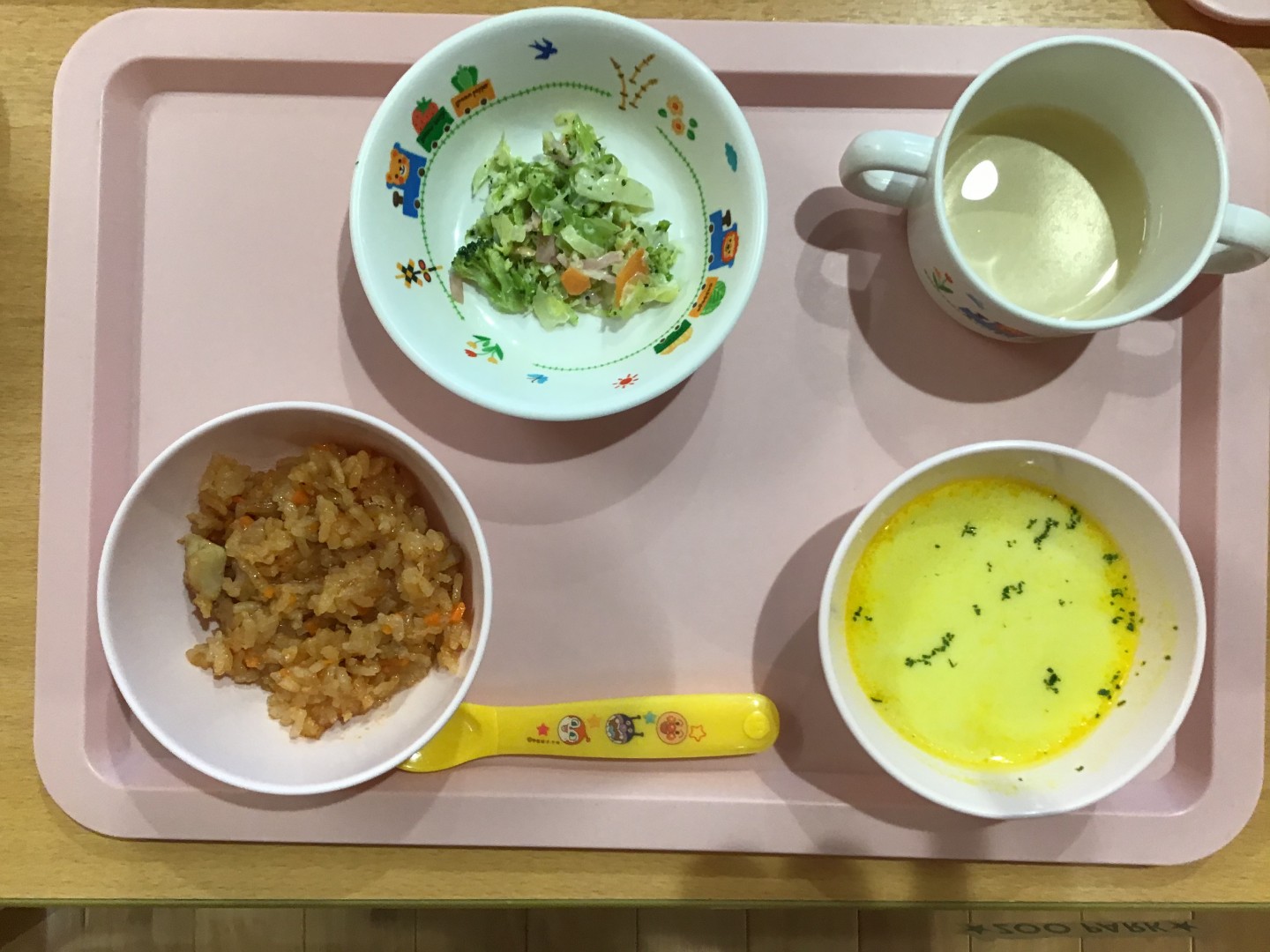 チキンライス、ブロッコリーマヨサラダ、かぼちゃのポタージュ