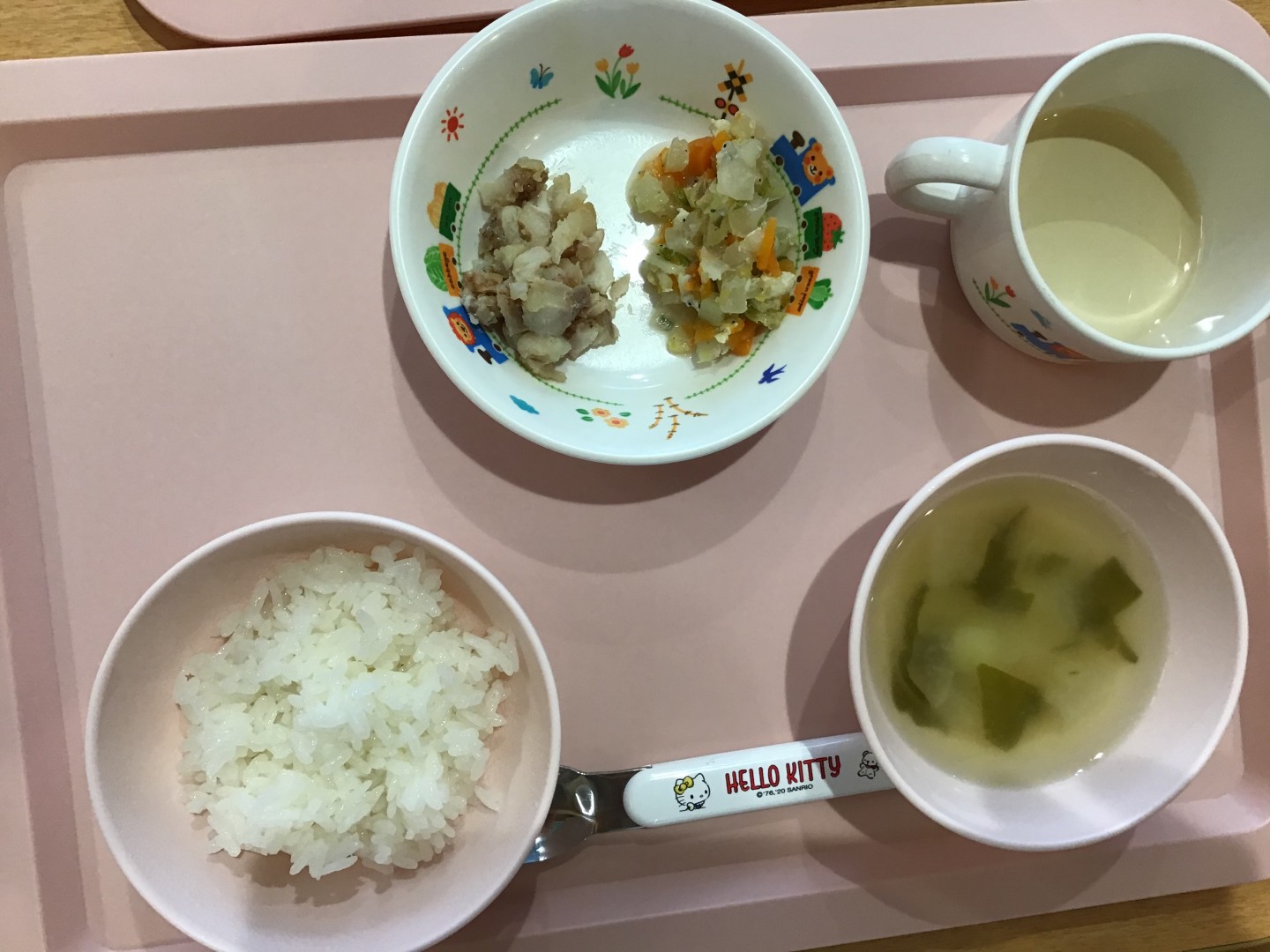 ごはん、赤魚の西京焼き、白菜とあげのにもの、じゃがいものみそ汁