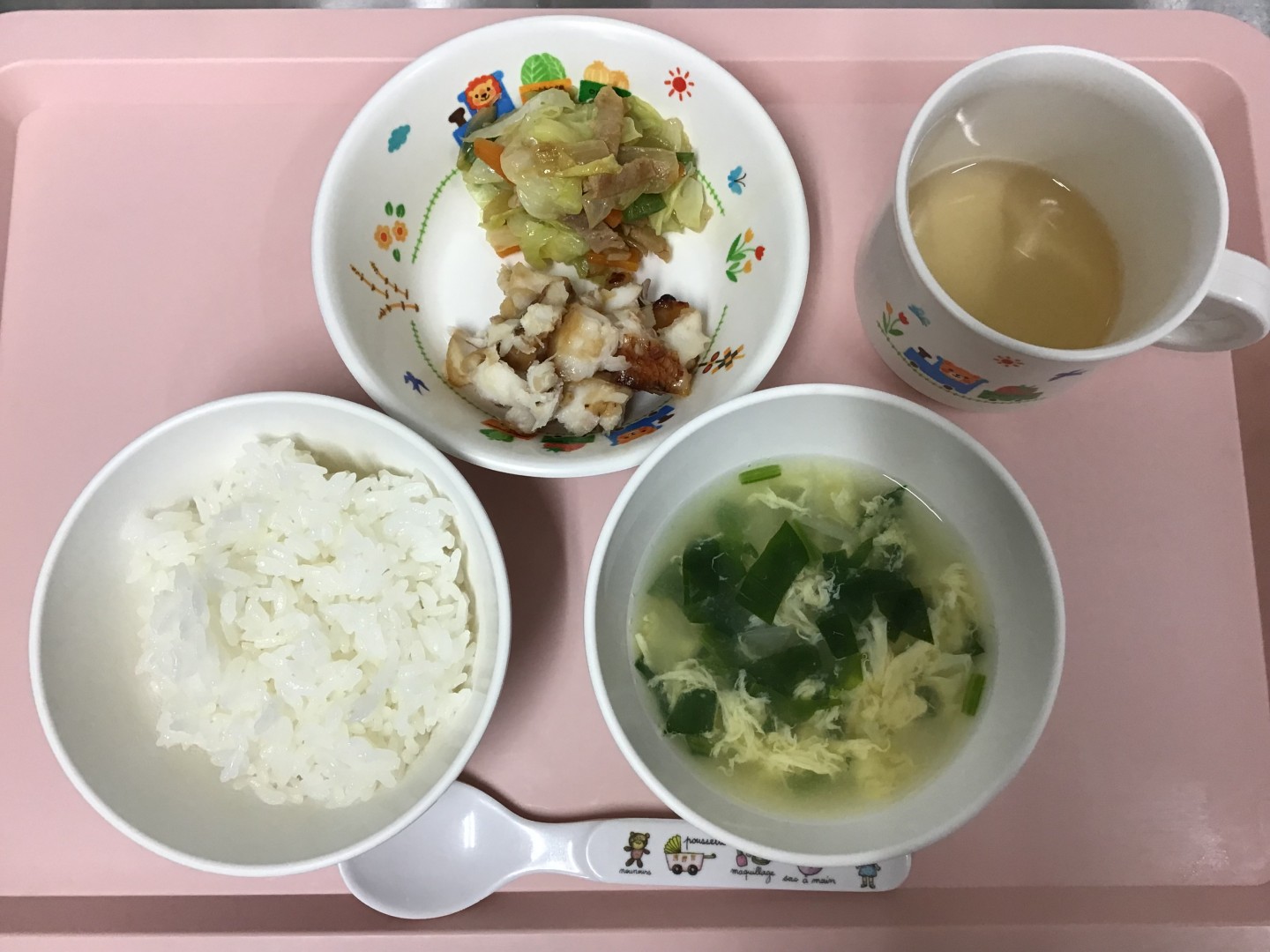 ごはん、魚の味噌やき、野菜ソテー、たまごスープ