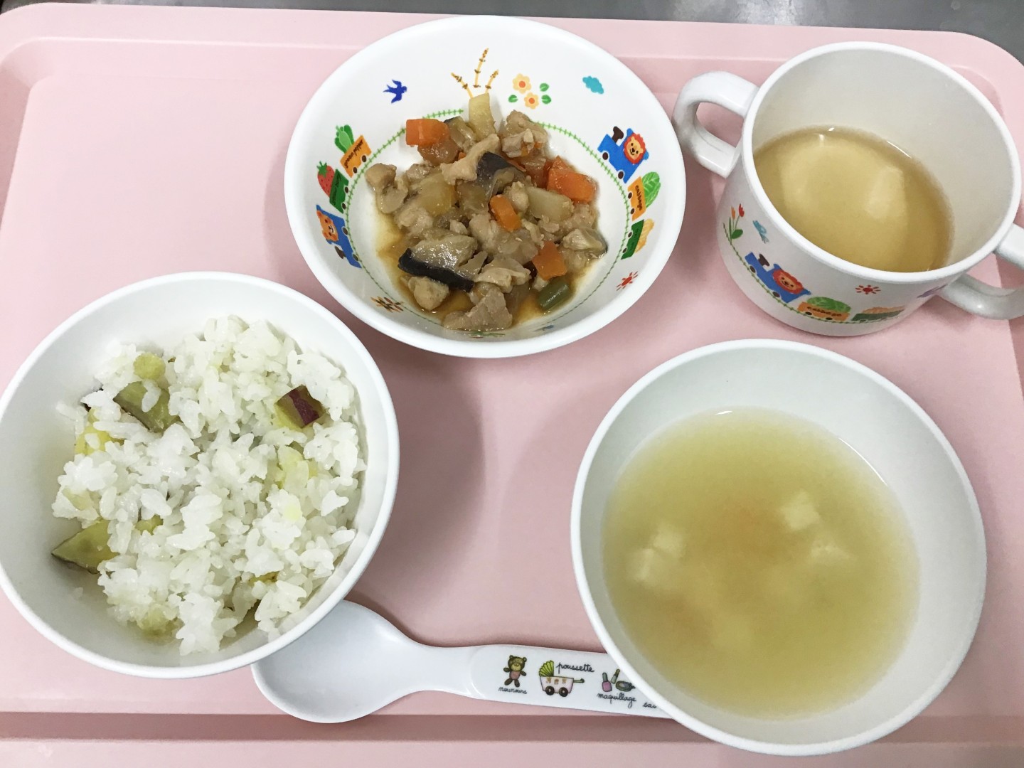 さつまいもごはん、筑前煮、豆腐のみそ汁