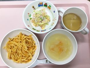 スパゲティナポリタン、コールスローサラダ、コンソメスープ