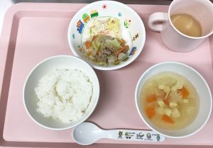 ごはん、豚肉のみそ炒め、白菜マヨサラダ、豆腐のすまし汁