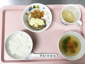 ごはん、チキン南蛮、じゃがいものきんぴら、わかめスープ