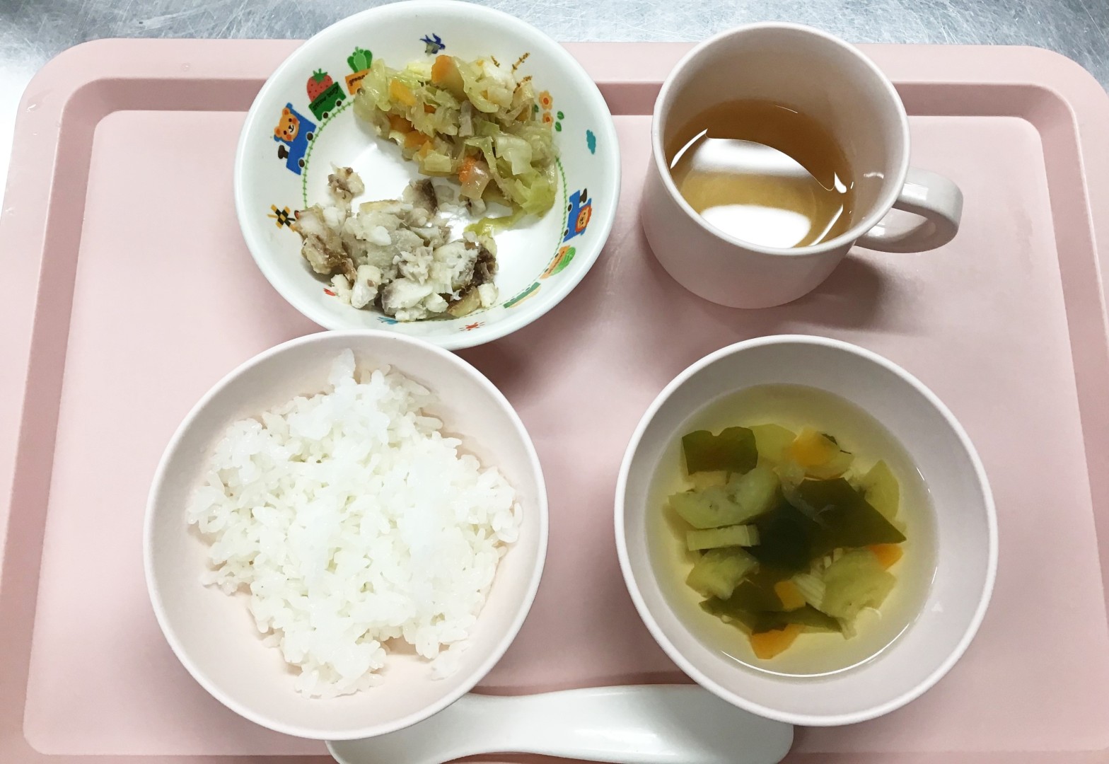 ごはん、魚の西京焼き、野菜ソテー、なすとえのきのすまし汁