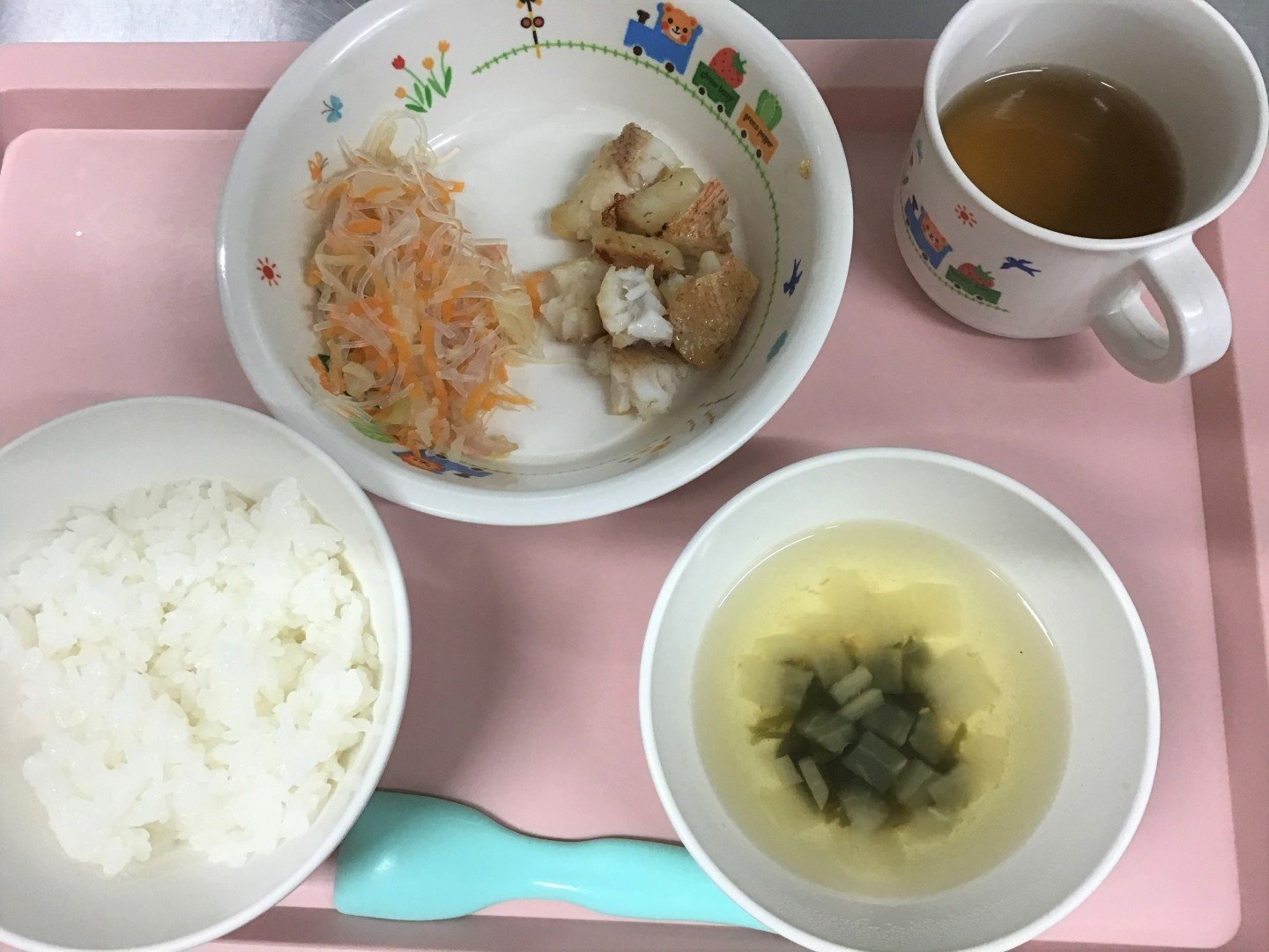 ごはん、さいきょうやき、はるさめサラダ、だいこんとわかめのすましじる