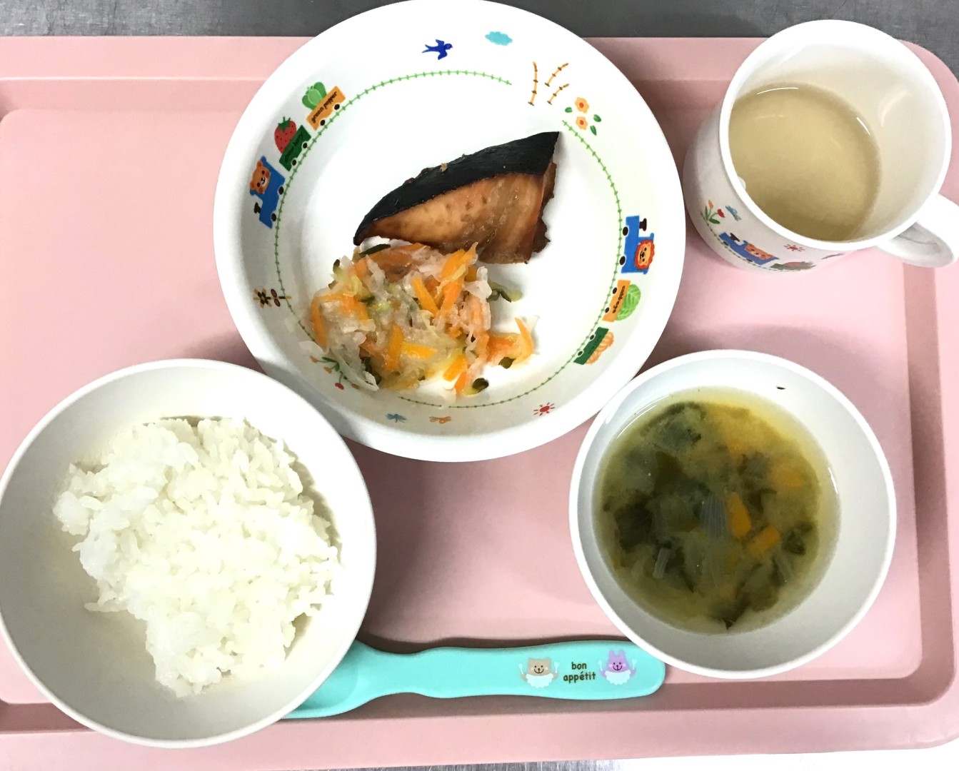 ごはん、さけのしょうがやき、なます、かぼちゃのみそしる