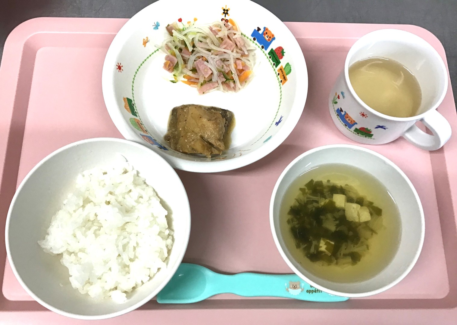 ごはん、サバのみそに、はるさめのすのもの、とうふのすましじる