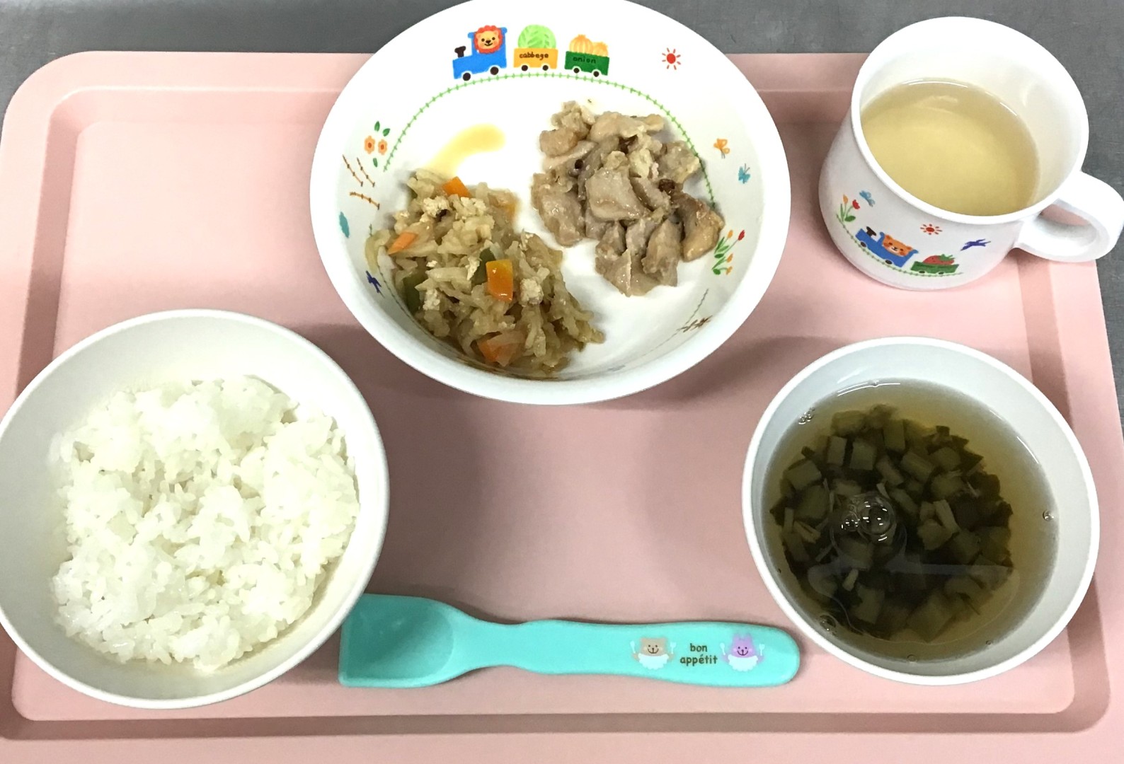 ごはん、とりのみそまよやき、きりぼしだいこんのごもくに、なすとえのきのすましじる