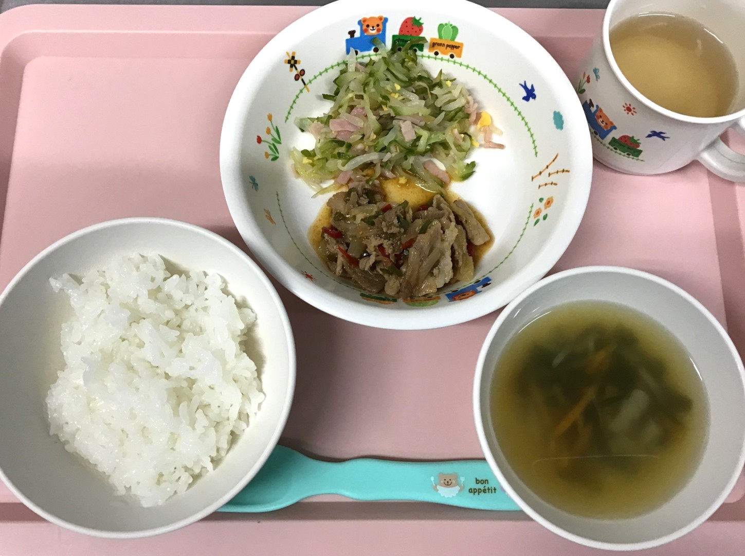 ごはん、チンジャオロース、リャンバンサンスウ、ちゅうかスープ