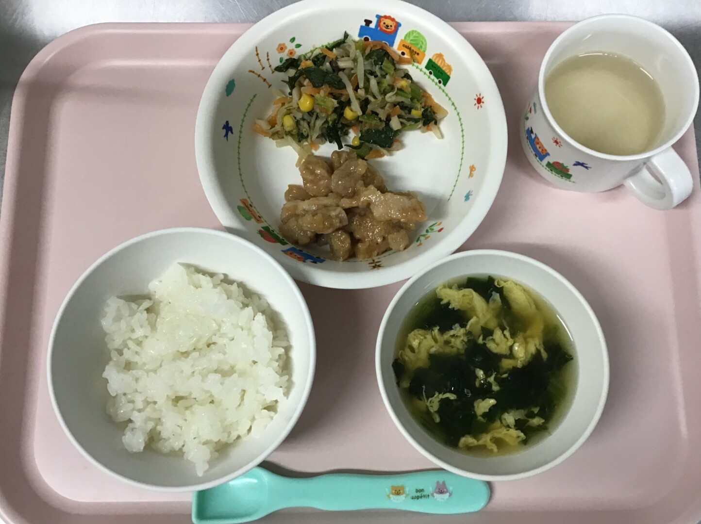ごはん、とりのごまがらめ、ごしょくあえ、ちゅうかたまごスープ