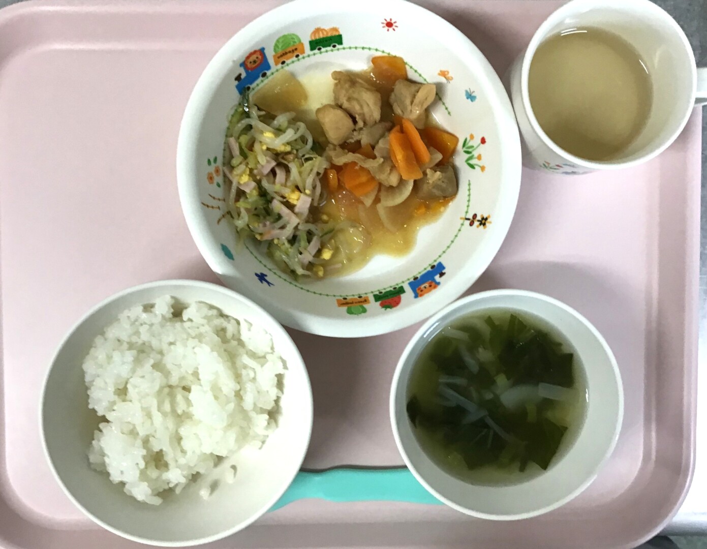 ごはん、とりのさっぱりに、リャンバンサンスウ、こまつなのちゅうかスープ