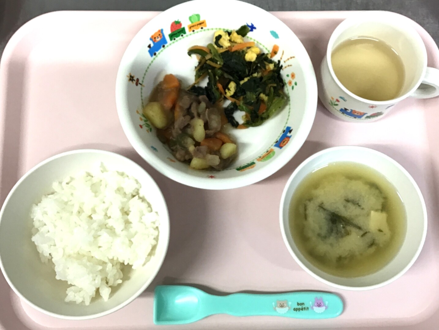 ごはん、にくじゃが、ポパイサラダ、しめじのみそしる