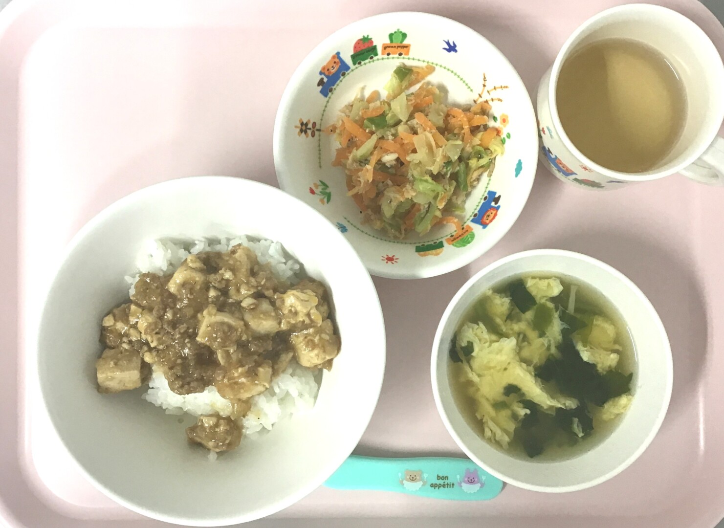 マーボーどうふどん、キャベツのちゅうかあえ、ちゅうかたまごスープ