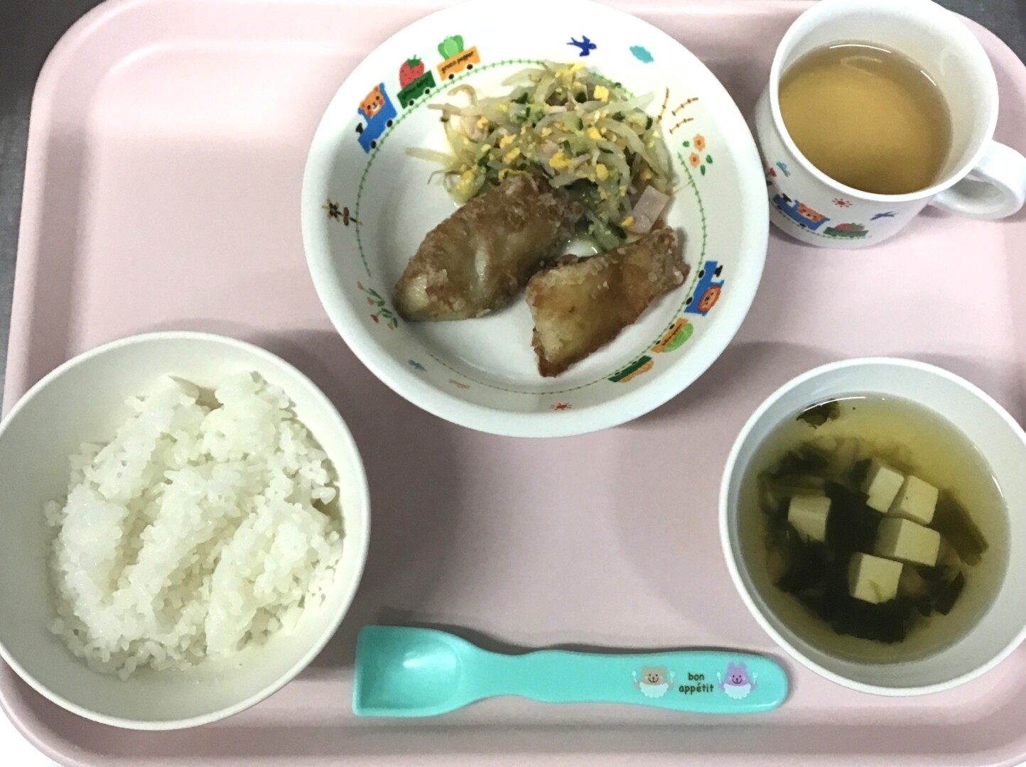 ごはん、さばのたつたあげ、リャンバンサンスウ、とうふのすましじる